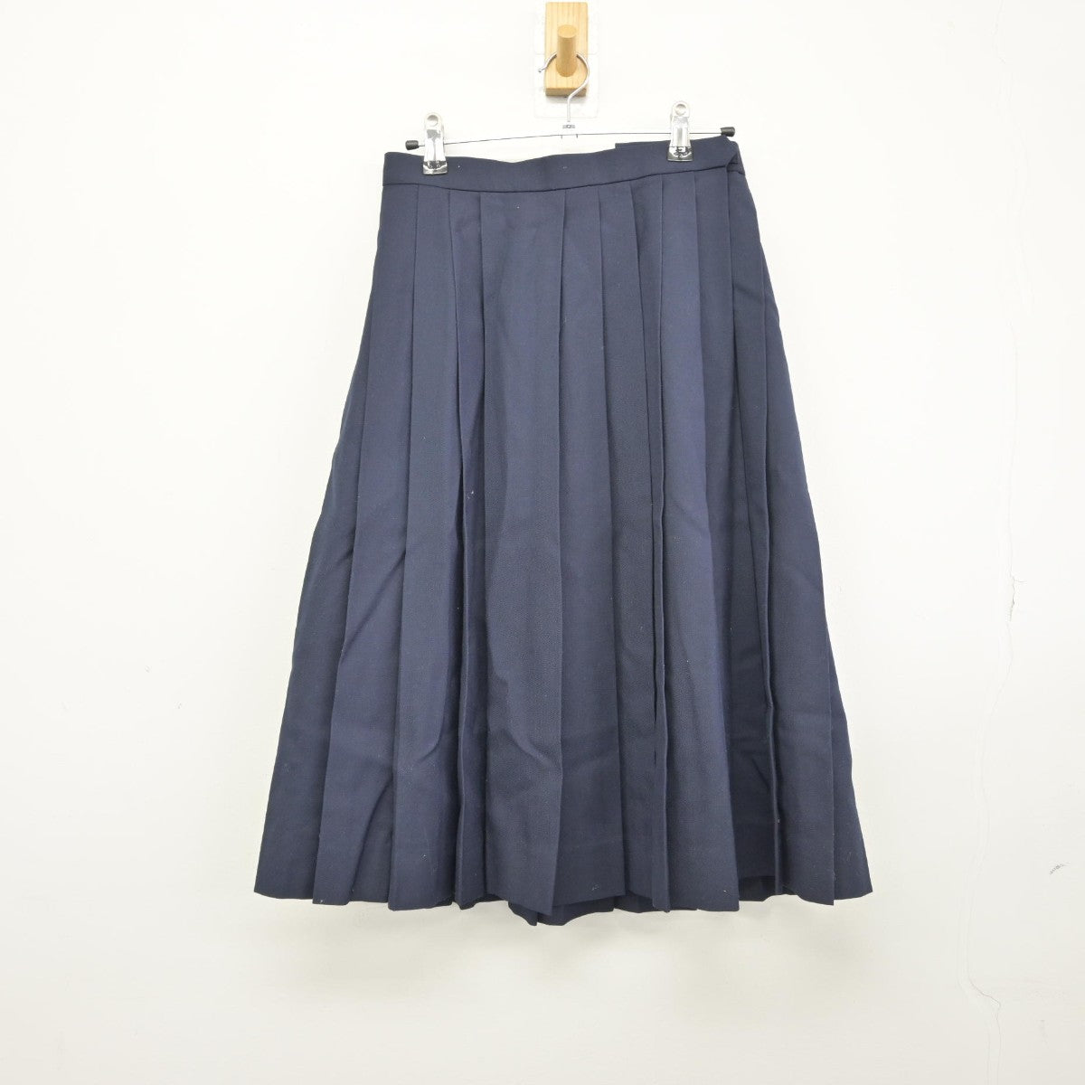 【中古】静岡県 磐田市立城山中学校 女子制服 2点（セーラー服・スカート）sf038939