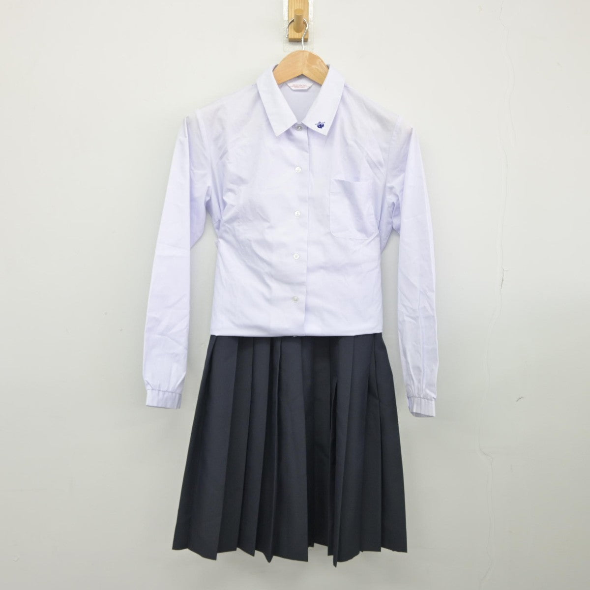 【中古】長野県 長野市立松代中学校 女子制服 2点（シャツ・スカート）sf038966