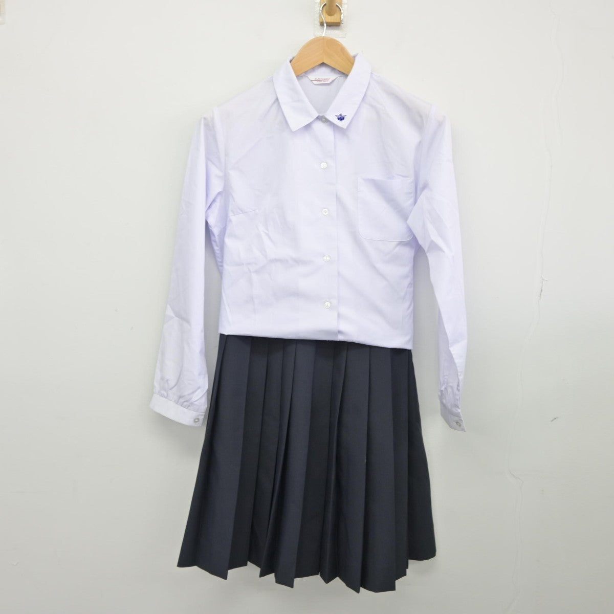 【中古】長野県 長野市立松代中学校 女子制服 2点（シャツ・スカート）sf038967