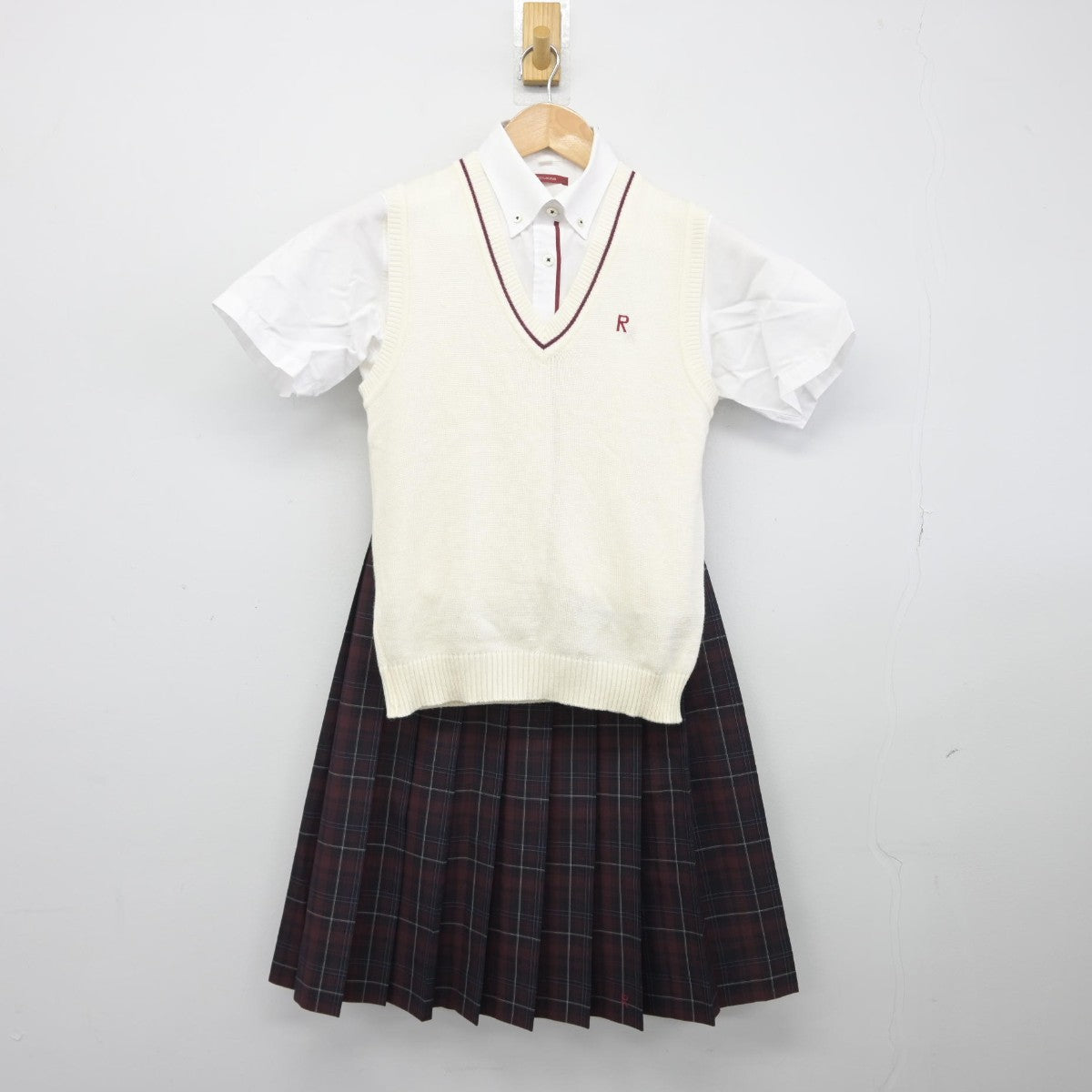 【中古】北海道 立命館慶祥中学校高等学校 女子制服 3点（ニットベスト・シャツ・スカート）sf038983