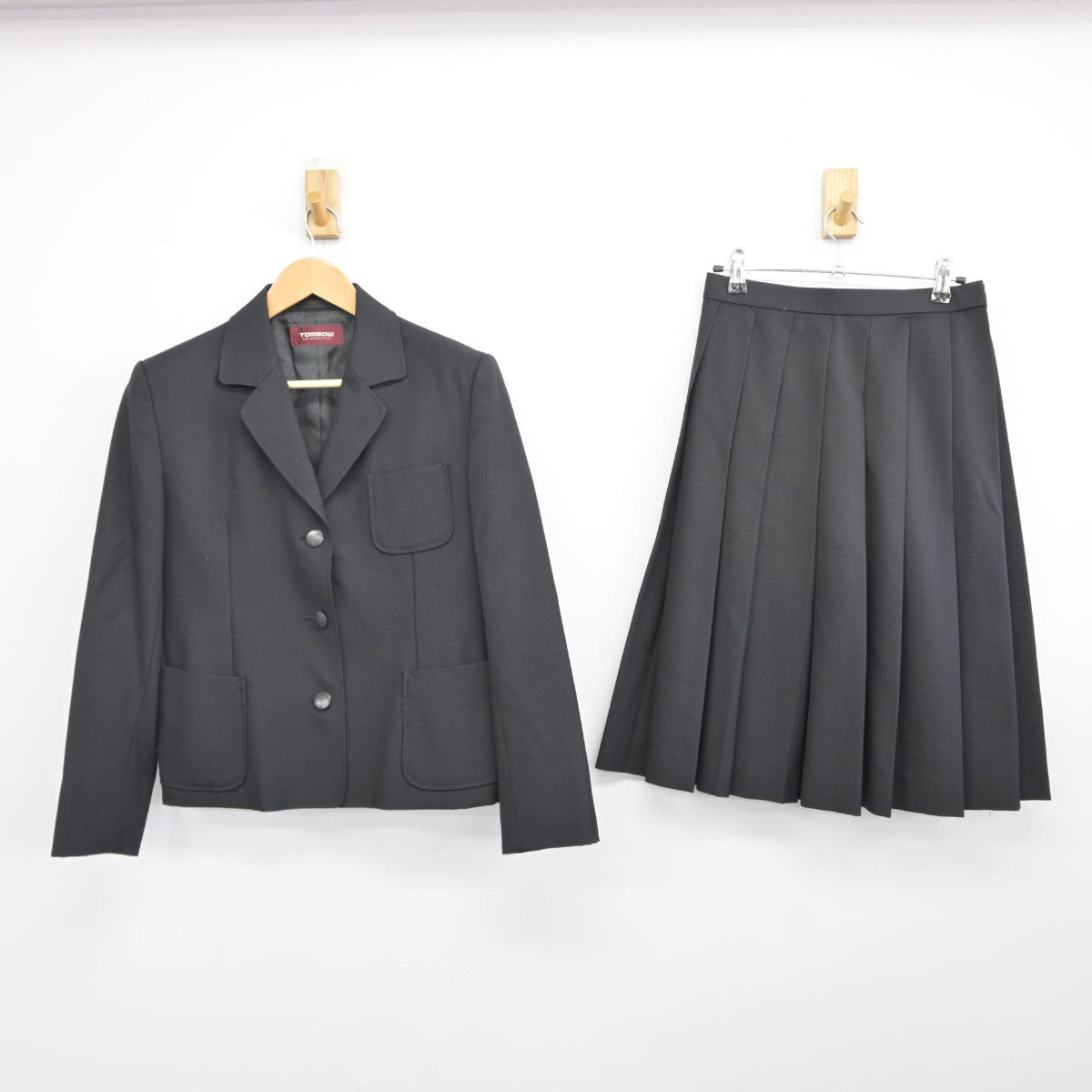 【中古】群馬県 前橋商業高等学校 女子制服 2点（ブレザー・スカート）sf038985