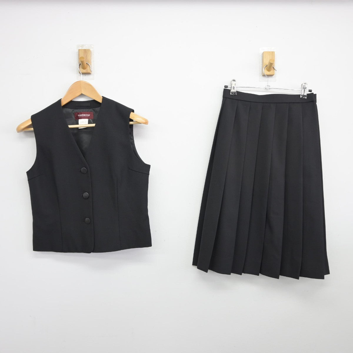 【中古】群馬県 前橋商業高等学校 女子制服 2点（ベスト・スカート）sf038986