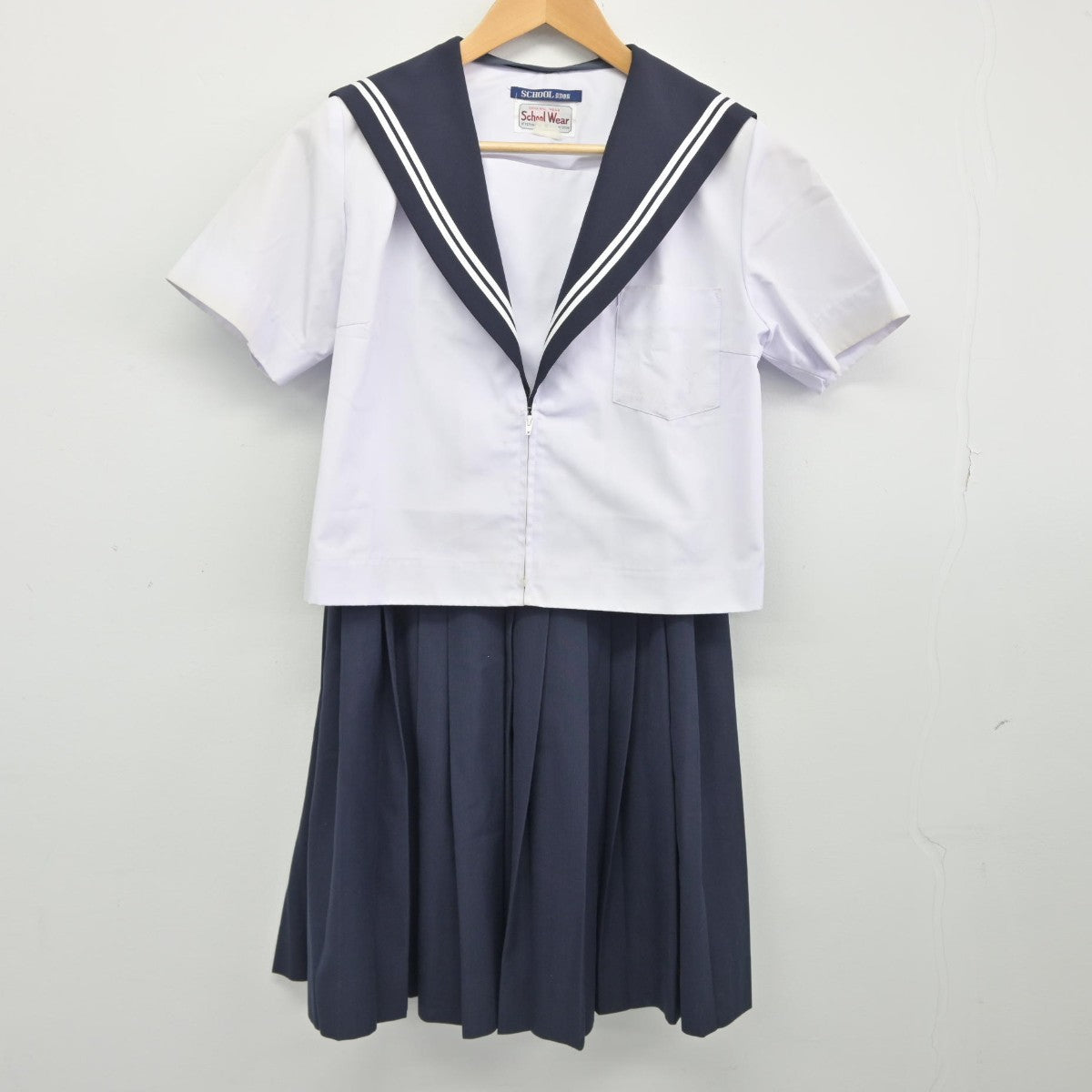 【中古】愛知県 宝神中学校 女子制服 3点（セーラー服・スカート）sf039056