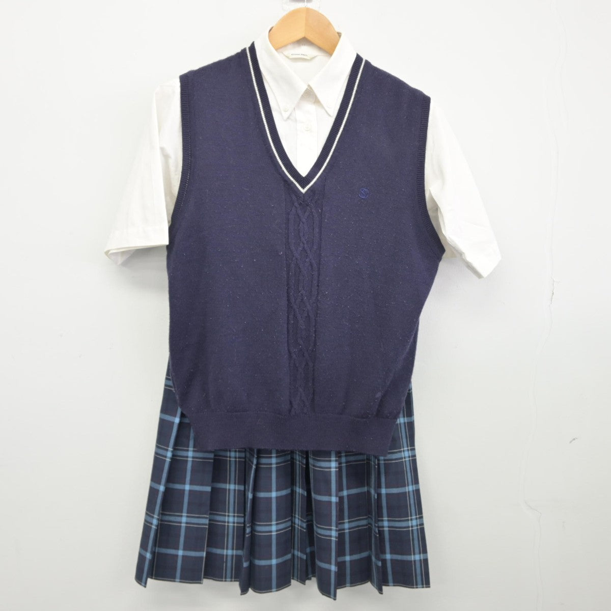 【中古】千葉県 西武台千葉高等学校 女子制服 3点（ニットベスト・シャツ・スカート）sf039067