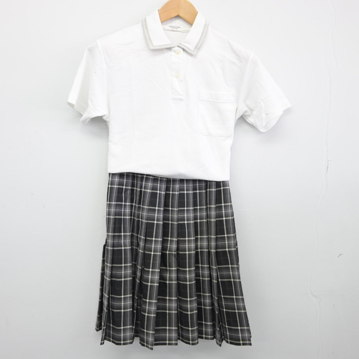 【中古】東京都 神戸龍谷高等学校 女子制服 2点（シャツ・スカート）sf039078