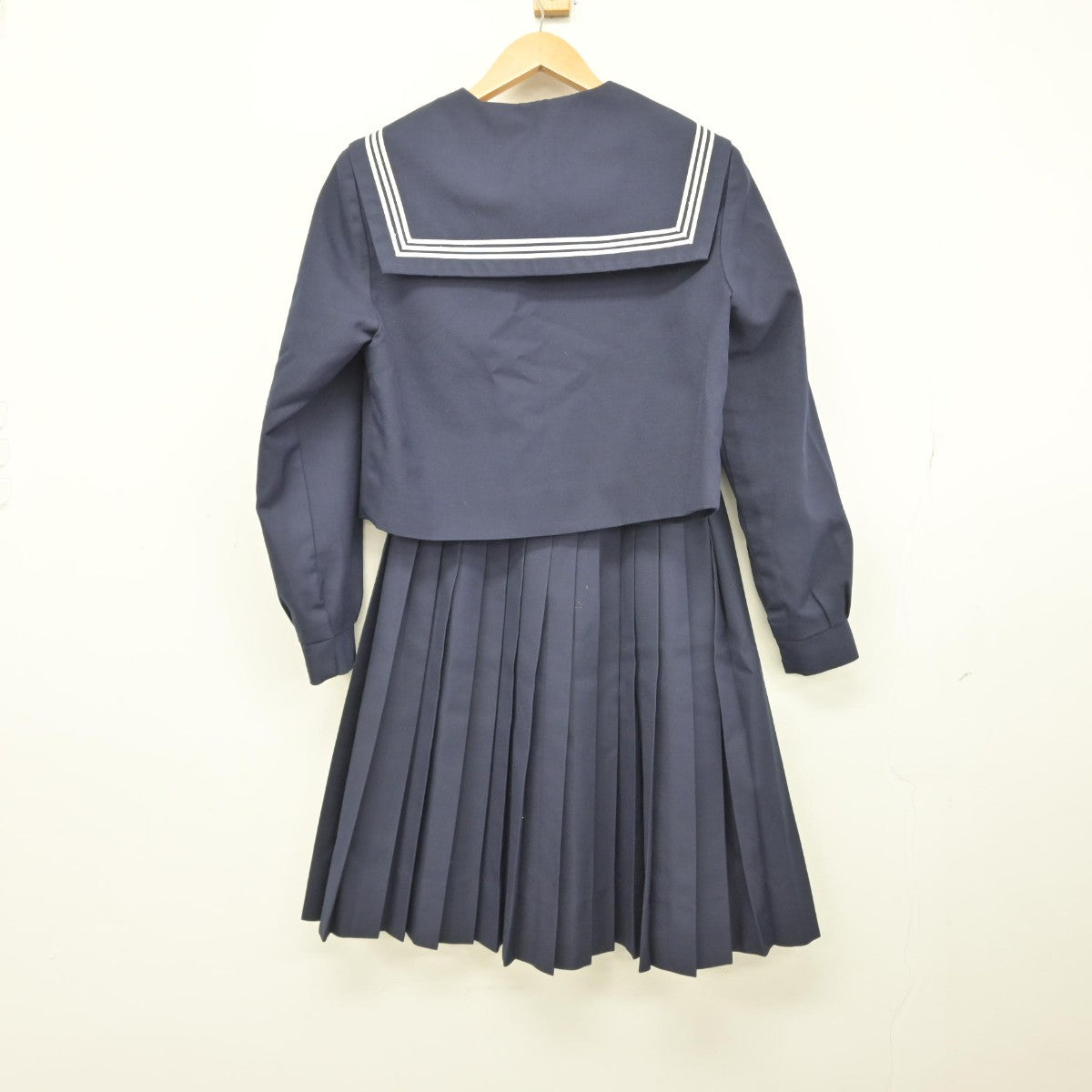 【中古】和歌山県 河西中学校 女子制服 3点（セーラー服・スカート）sf039148