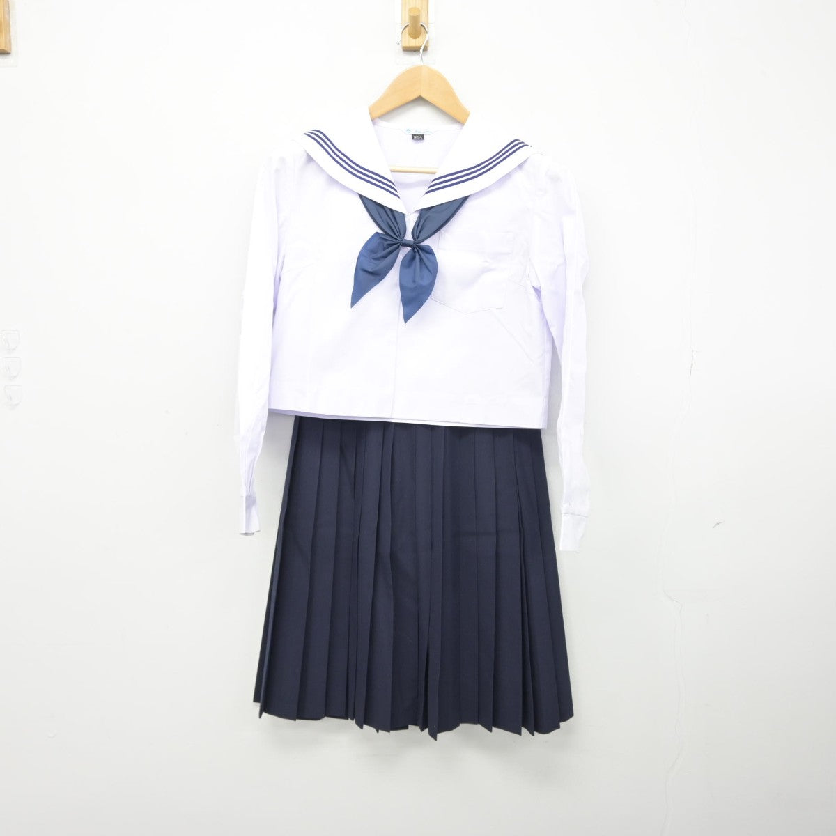 【中古】和歌山県 河西中学校 女子制服 3点（セーラー服・スカート）sf039149