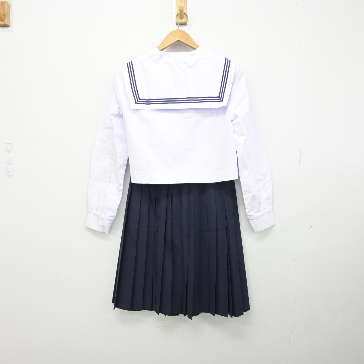 【中古】和歌山県 河西中学校 女子制服 3点（セーラー服・スカート）sf039149