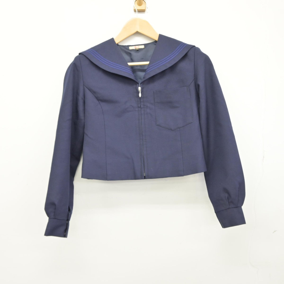 【中古】和歌山県 桐蔭高等学校 女子制服 2点（セーラー服・スカート）sf039151