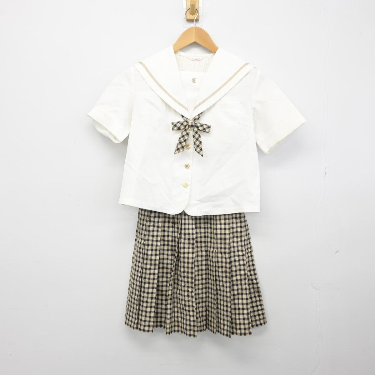 【中古】岡山県 津山商業高等学校 女子制服 3点（セーラー服・スカート）sf039173