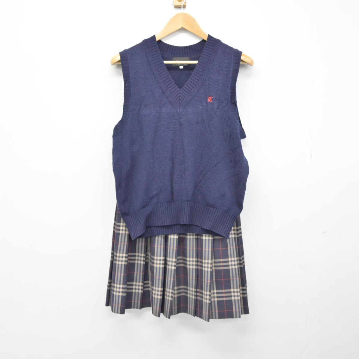 【中古】群馬県 藤岡北高等学校 女子制服 2点（ニットベスト・スカート）sf039187