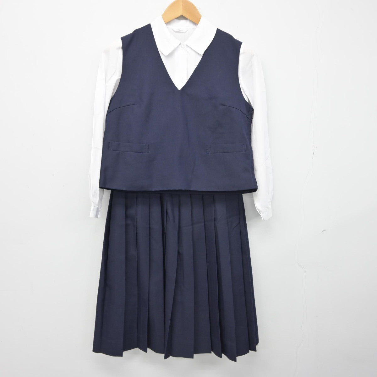 【中古】群馬県 前橋市立桂萱中学校 女子制服 4点（ブレザー・ベスト・シャツ・スカート）sf039214