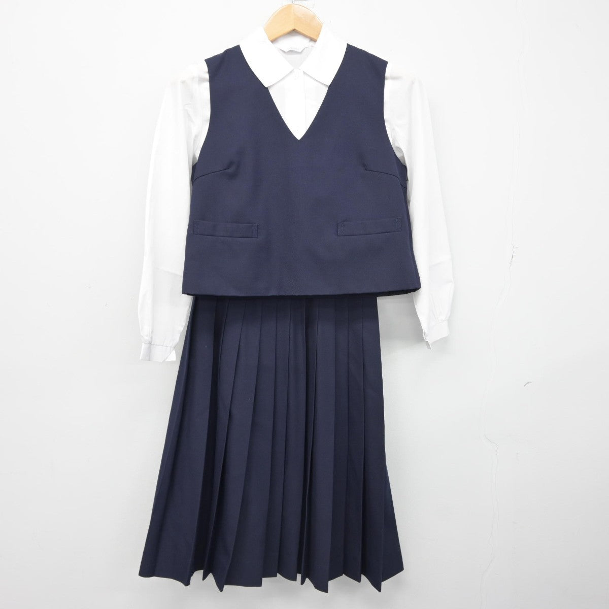 【中古】群馬県 前橋市立桂萱中学校 女子制服 4点（ブレザー・ベスト・シャツ・スカート）sf039215