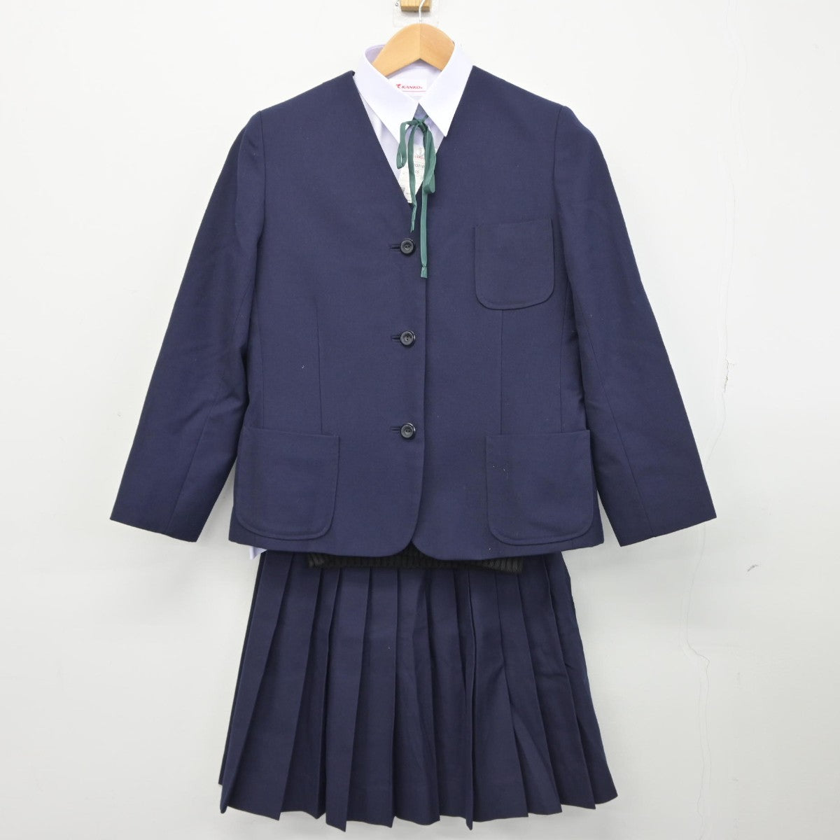 【中古】神奈川県 葉山中学校 女子制服 5点（ブレザー・シャツ・ニット・スカート）sf039245