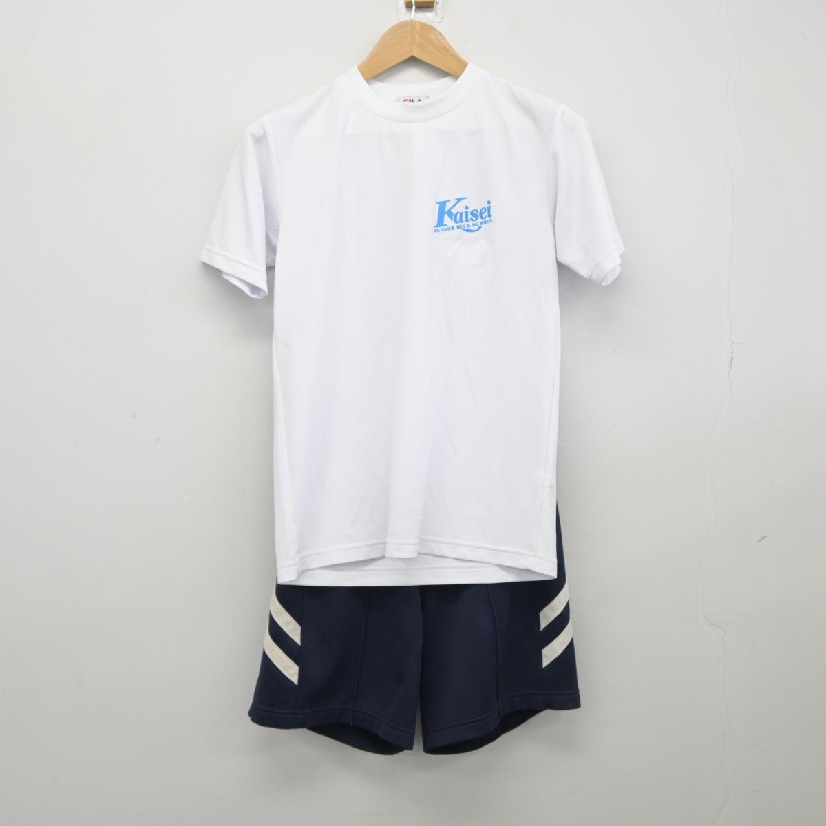 【中古】茨城県 水海道西中学校 女子制服 3点（ジャージ 上・体操服 上・体操服 下）sf039297