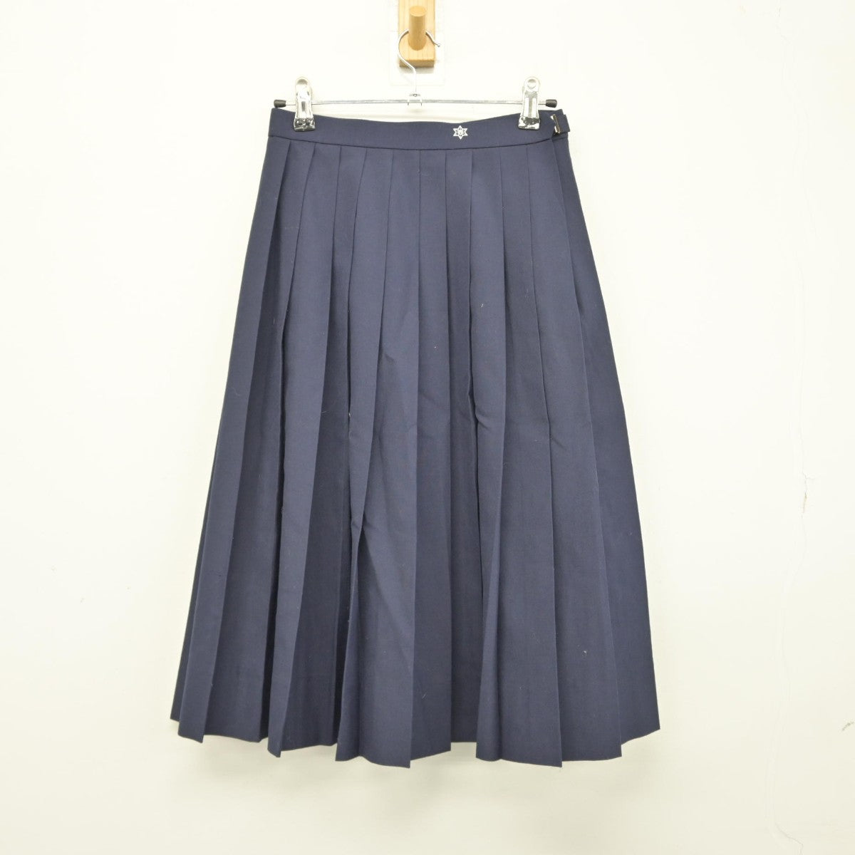 【中古】茨城県 水海道西中学校 女子制服 2点（シャツ・スカート）sf039301