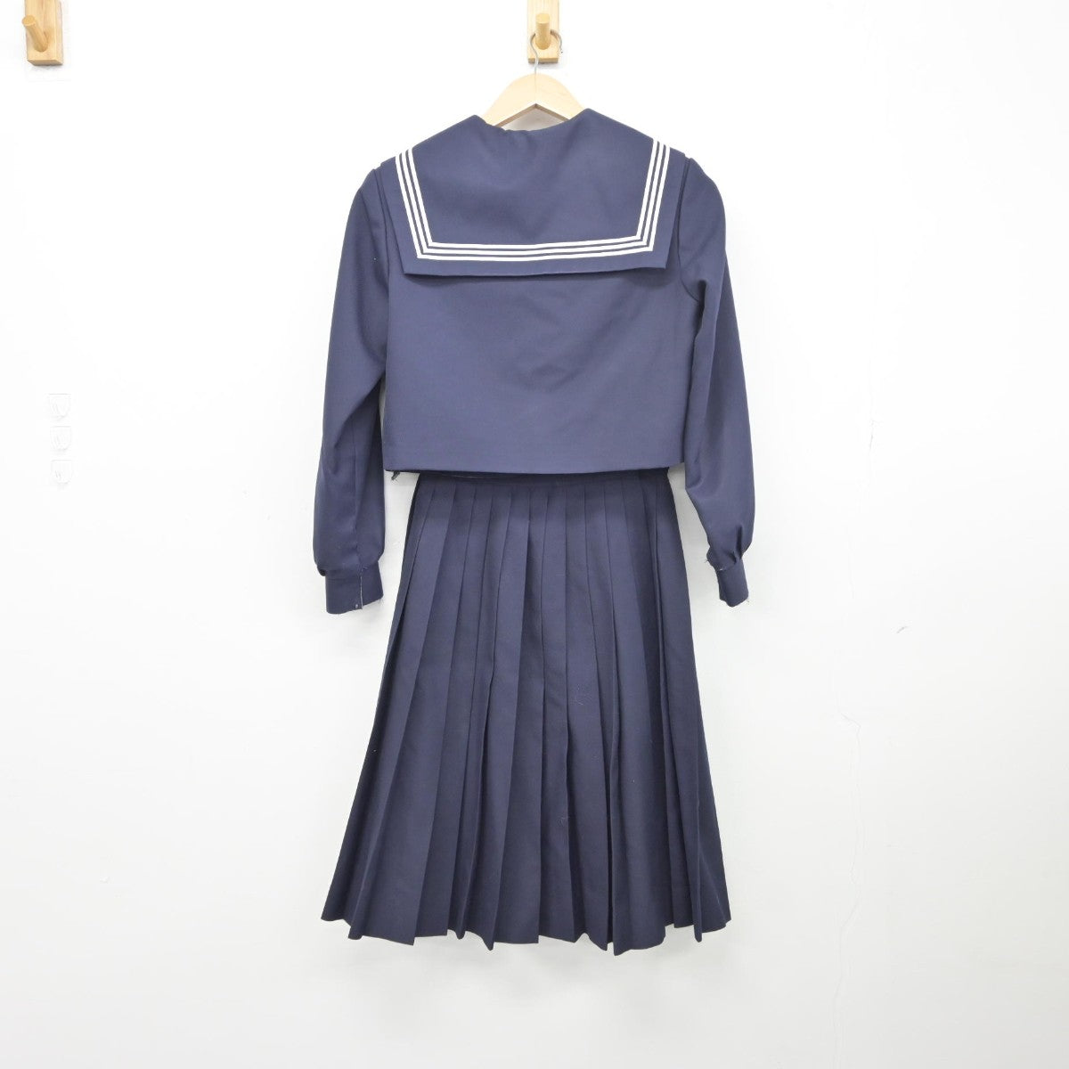 【中古】愛知県 木曽川中学校 女子制服 4点（セーラー服・スカート）sf039302