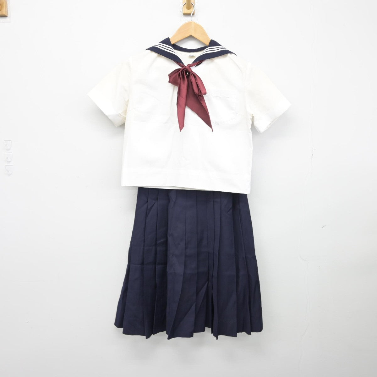 【中古】東京都 実践女子学園中学校 女子制服 4点（セーラー服・スカート）sf039305