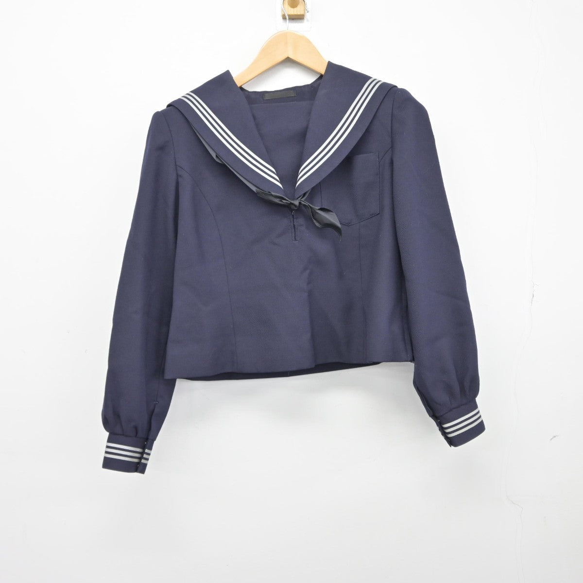 【中古】滋賀県 膳所高等学校 女子制服 3点（セーラー服・スカート）sf039311