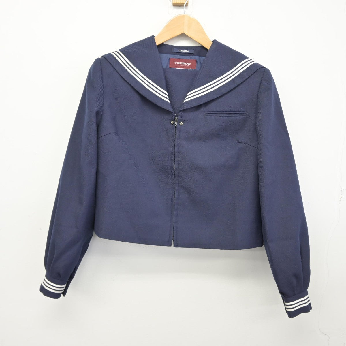 【中古】東京都 瑞江中学校 女子制服 2点（セーラー服・ジャンパースカート）sf039403