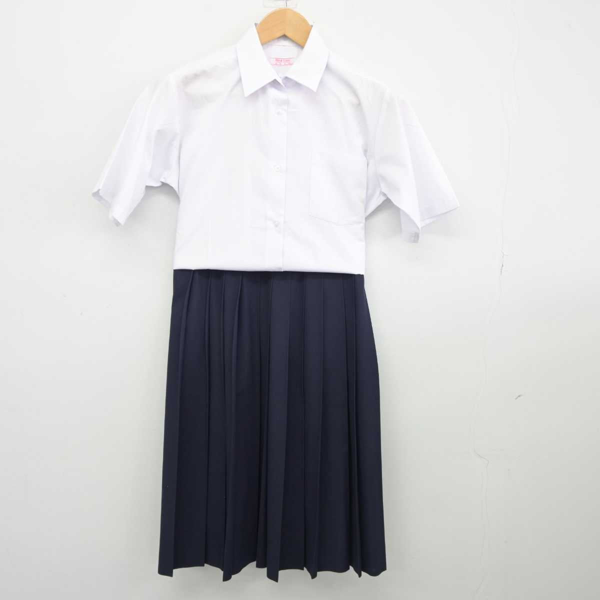 【中古】埼玉県 伊奈中学校 女子制服 2点（シャツ・スカート）sf039496