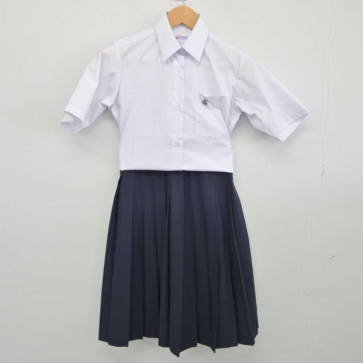 【中古】埼玉県 伊奈中学校 女子制服 2点（シャツ・スカート）sf039497