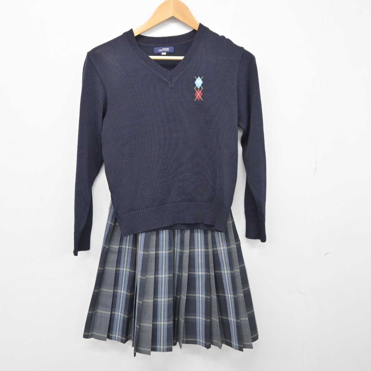 【中古】東京都 八王子実践高等学校 女子制服 2点（ニット・スカート）sf039594