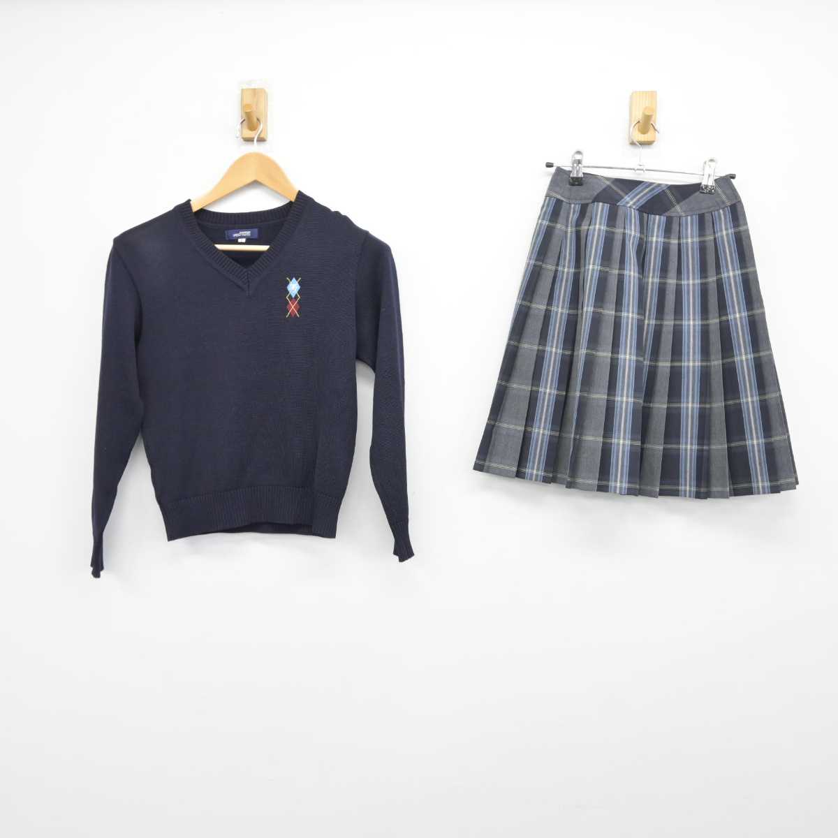 【中古】東京都 八王子実践高等学校 女子制服 2点（ニット・スカート）sf039594