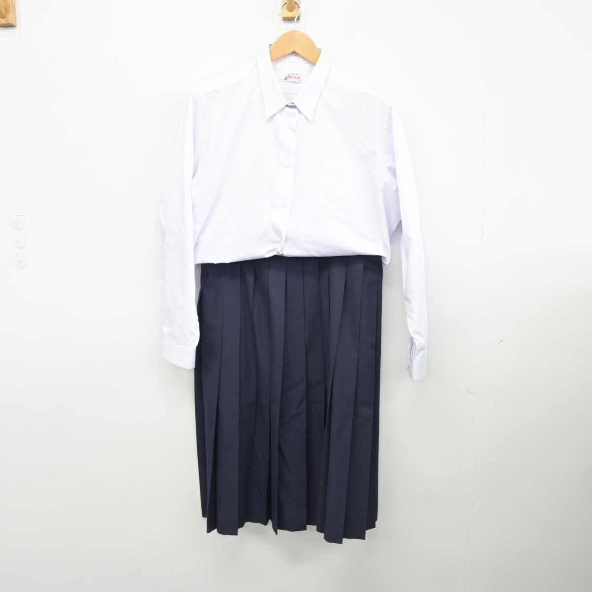 【中古】秋田県 秋田南中学校 女子制服 2点（シャツ・スカート）sf039634