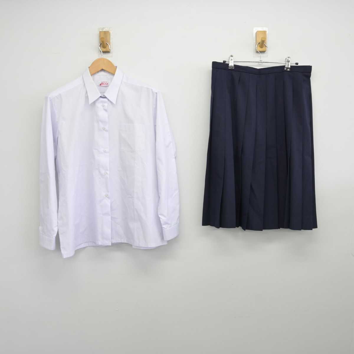 【中古】秋田県 秋田南中学校 女子制服 2点（シャツ・スカート）sf039634