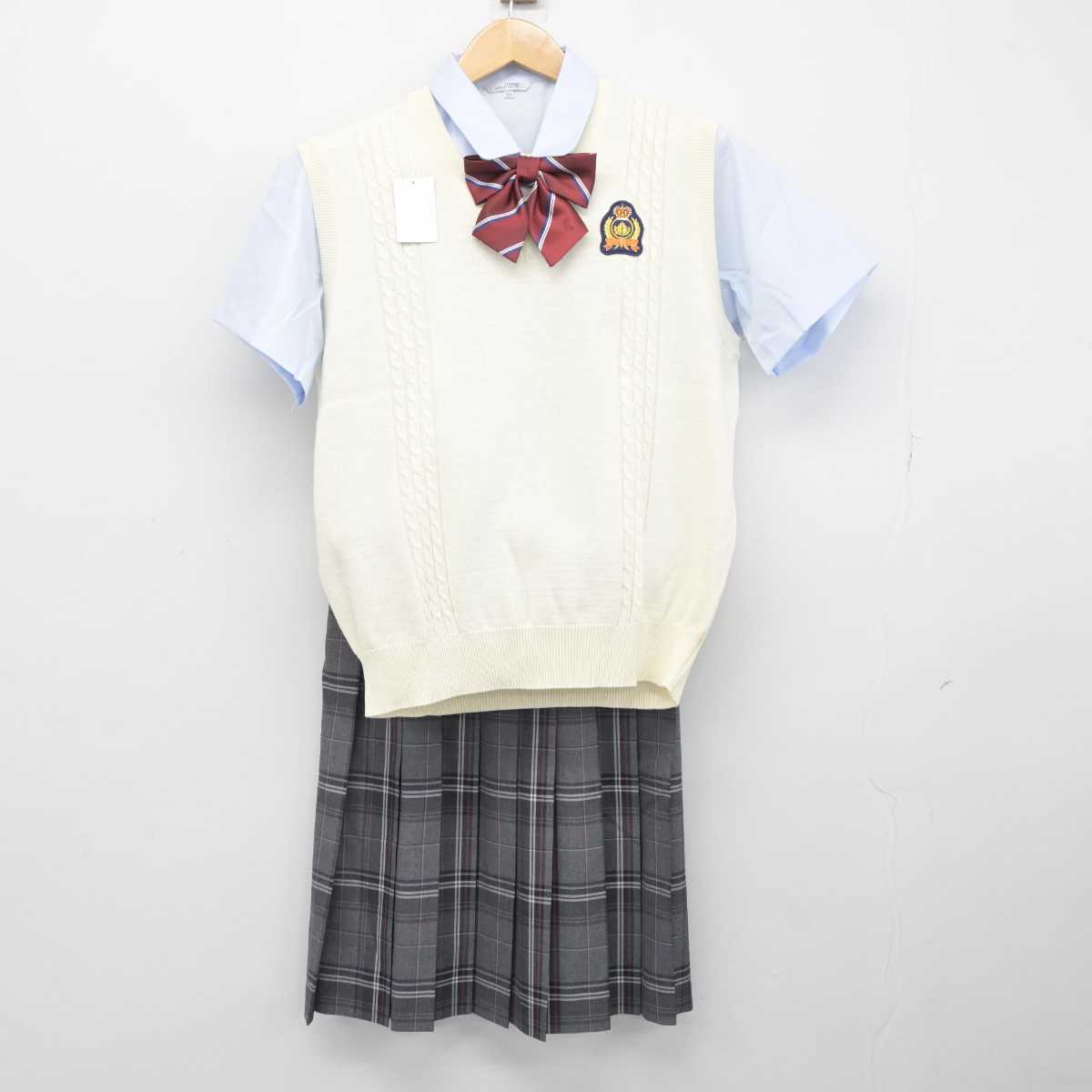 【中古】千葉県 流通経済大学付属柏中学校 女子制服 4点（ニットベスト・シャツ・スカート）sf039791